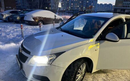 Chevrolet Cruze II, 2010 год, 470 000 рублей, 4 фотография
