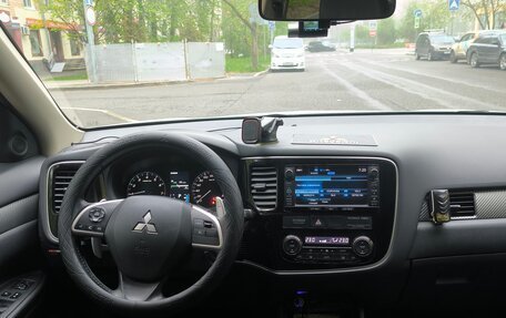 Mitsubishi Outlander III рестайлинг 3, 2012 год, 1 600 000 рублей, 5 фотография