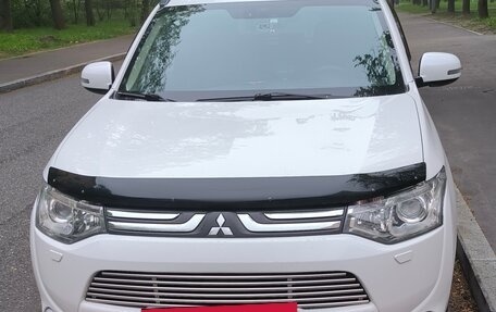 Mitsubishi Outlander III рестайлинг 3, 2012 год, 1 600 000 рублей, 3 фотография