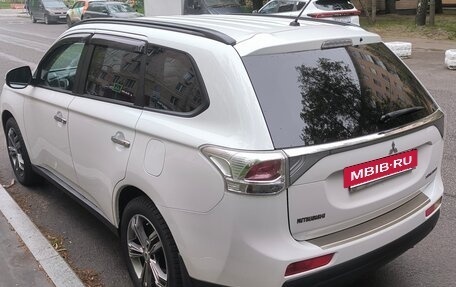 Mitsubishi Outlander III рестайлинг 3, 2012 год, 1 600 000 рублей, 2 фотография
