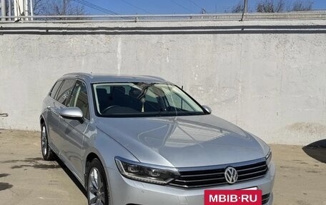 Volkswagen Passat B8 рестайлинг, 2017 год, 1 650 000 рублей, 2 фотография