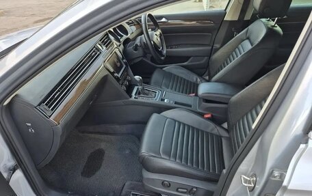 Volkswagen Passat B8 рестайлинг, 2017 год, 1 650 000 рублей, 20 фотография