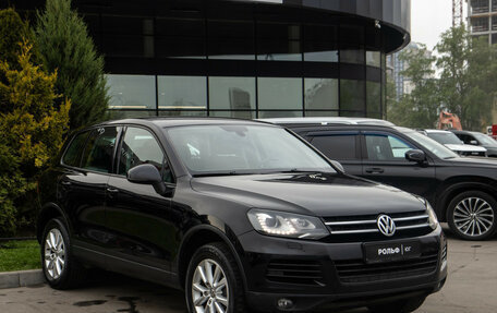 Volkswagen Touareg III, 2010 год, 1 898 000 рублей, 2 фотография