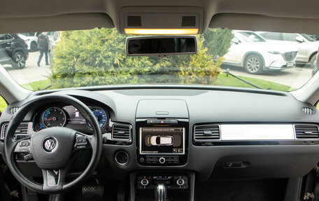 Volkswagen Touareg III, 2010 год, 1 898 000 рублей, 10 фотография
