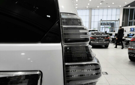Toyota Land Cruiser Prado 150 рестайлинг 2, 2015 год, 3 599 000 рублей, 12 фотография