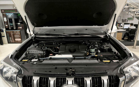 Toyota Land Cruiser Prado 150 рестайлинг 2, 2015 год, 3 599 000 рублей, 11 фотография