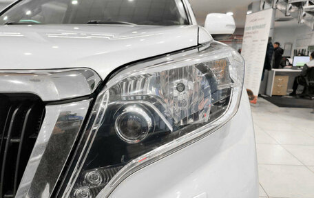 Toyota Land Cruiser Prado 150 рестайлинг 2, 2015 год, 3 599 000 рублей, 21 фотография