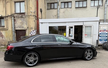 Mercedes-Benz E-Класс, 2019 год, 4 100 000 рублей, 4 фотография
