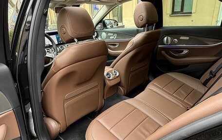 Mercedes-Benz E-Класс, 2019 год, 4 100 000 рублей, 9 фотография