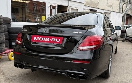 Mercedes-Benz E-Класс, 2019 год, 4 100 000 рублей, 5 фотография