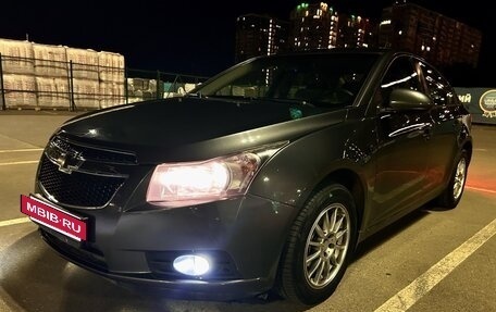 Chevrolet Cruze II, 2011 год, 880 000 рублей, 3 фотография