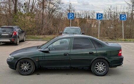 Opel Vectra B рестайлинг, 1998 год, 155 000 рублей, 3 фотография