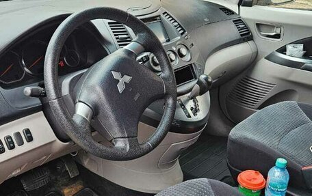 Mitsubishi Grandis, 2006 год, 790 000 рублей, 12 фотография
