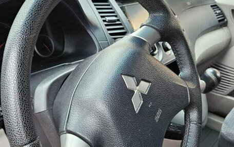 Mitsubishi Grandis, 2006 год, 790 000 рублей, 17 фотография