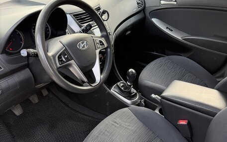 Hyundai Solaris II рестайлинг, 2015 год, 845 000 рублей, 5 фотография
