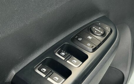 KIA Rio IV, 2018 год, 1 299 000 рублей, 10 фотография