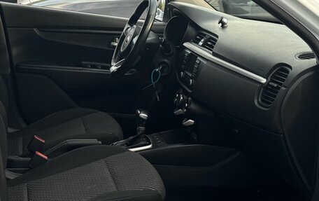 KIA Rio IV, 2018 год, 1 299 000 рублей, 22 фотография