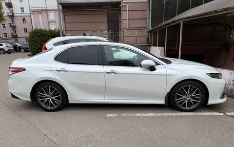 Toyota Camry, 2022 год, 3 200 000 рублей, 2 фотография