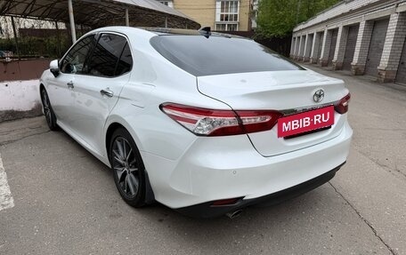 Toyota Camry, 2022 год, 3 200 000 рублей, 4 фотография