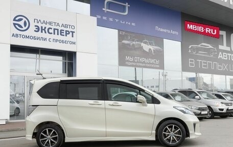 Honda Freed I, 2011 год, 950 000 рублей, 4 фотография