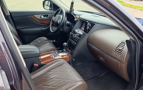 Infiniti QX70, 2013 год, 2 400 000 рублей, 10 фотография