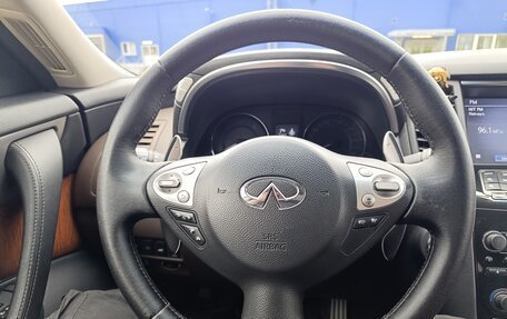 Infiniti QX70, 2013 год, 2 400 000 рублей, 16 фотография