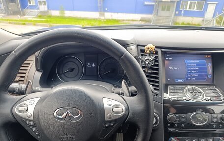 Infiniti QX70, 2013 год, 2 400 000 рублей, 14 фотография