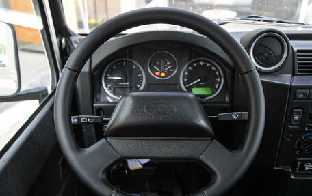Land Rover Defender I, 2009 год, 2 598 000 рублей, 15 фотография
