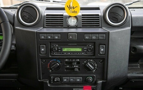 Land Rover Defender I, 2009 год, 2 598 000 рублей, 17 фотография