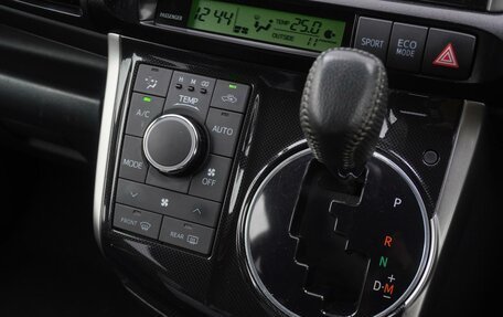 Toyota Wish II, 2017 год, 1 599 000 рублей, 17 фотография