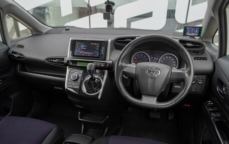 Toyota Wish II, 2017 год, 1 599 000 рублей, 11 фотография