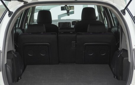 Toyota Wish II, 2017 год, 1 599 000 рублей, 23 фотография