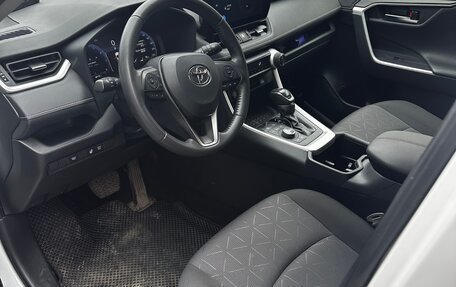 Toyota RAV4, 2023 год, 3 550 000 рублей, 2 фотография