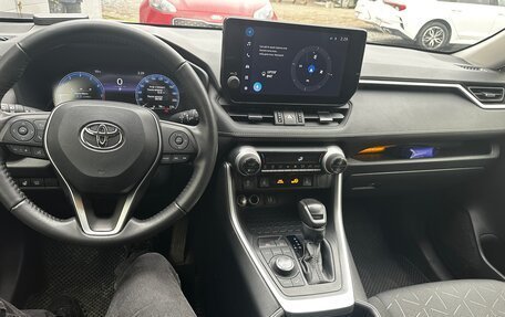Toyota RAV4, 2023 год, 3 550 000 рублей, 6 фотография