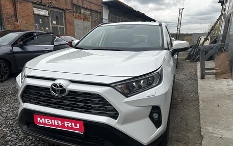 Toyota RAV4, 2023 год, 3 550 000 рублей, 4 фотография
