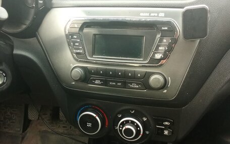 KIA Rio III рестайлинг, 2013 год, 750 000 рублей, 5 фотография