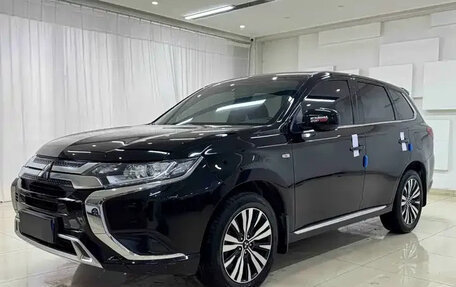 Mitsubishi Outlander III рестайлинг 3, 2022 год, 1 894 099 рублей, 1 фотография