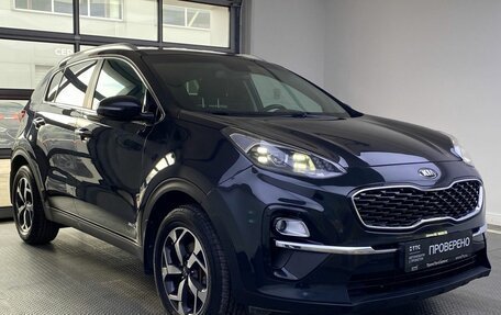 KIA Sportage IV рестайлинг, 2020 год, 2 600 000 рублей, 3 фотография