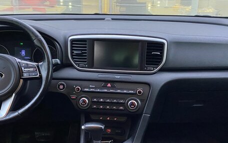 KIA Sportage IV рестайлинг, 2020 год, 2 600 000 рублей, 18 фотография