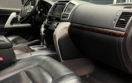 Toyota Land Cruiser 200, 2014 год, 4 900 000 рублей, 20 фотография