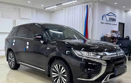 Mitsubishi Outlander III рестайлинг 3, 2022 год, 1 894 099 рублей, 3 фотография