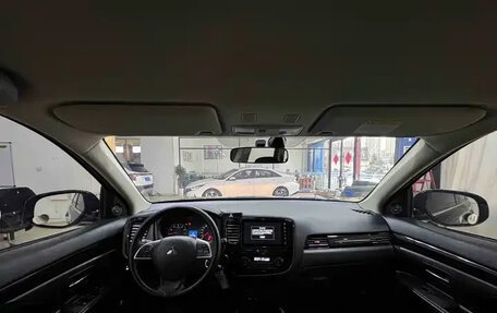 Mitsubishi Outlander III рестайлинг 3, 2022 год, 1 894 099 рублей, 7 фотография