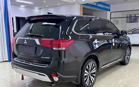 Mitsubishi Outlander III рестайлинг 3, 2022 год, 1 894 099 рублей, 6 фотография