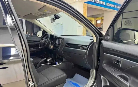 Mitsubishi Outlander III рестайлинг 3, 2022 год, 1 894 099 рублей, 12 фотография
