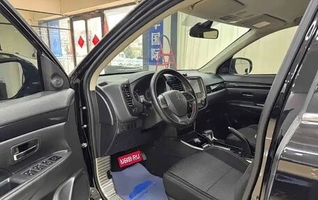 Mitsubishi Outlander III рестайлинг 3, 2022 год, 1 894 099 рублей, 8 фотография