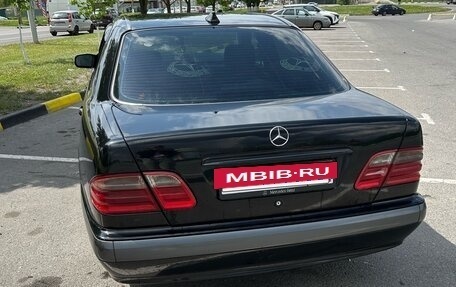 Mercedes-Benz E-Класс, 2000 год, 550 000 рублей, 3 фотография