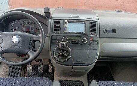 Volkswagen Multivan T5, 2005 год, 1 200 000 рублей, 10 фотография