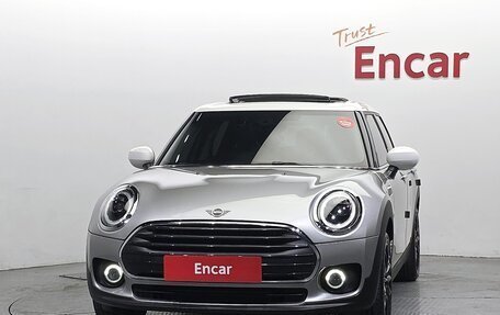 MINI Clubman, 2023 год, 1 980 000 рублей, 3 фотография