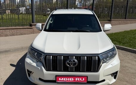 Toyota Land Cruiser Prado 150 рестайлинг 2, 2019 год, 4 500 000 рублей, 1 фотография