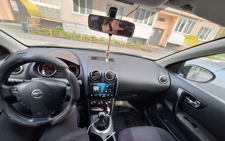 Nissan Qashqai, 2011 год, 850 000 рублей, 2 фотография
